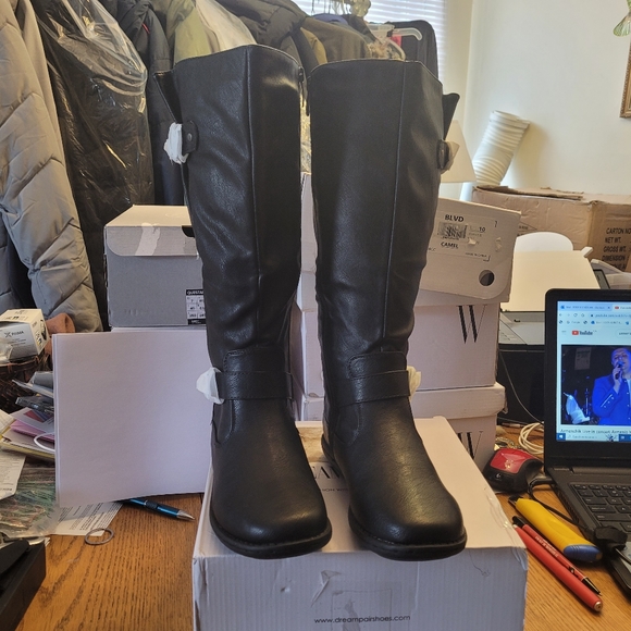 Ladies Wide Calf boots - Picture 2 of 11